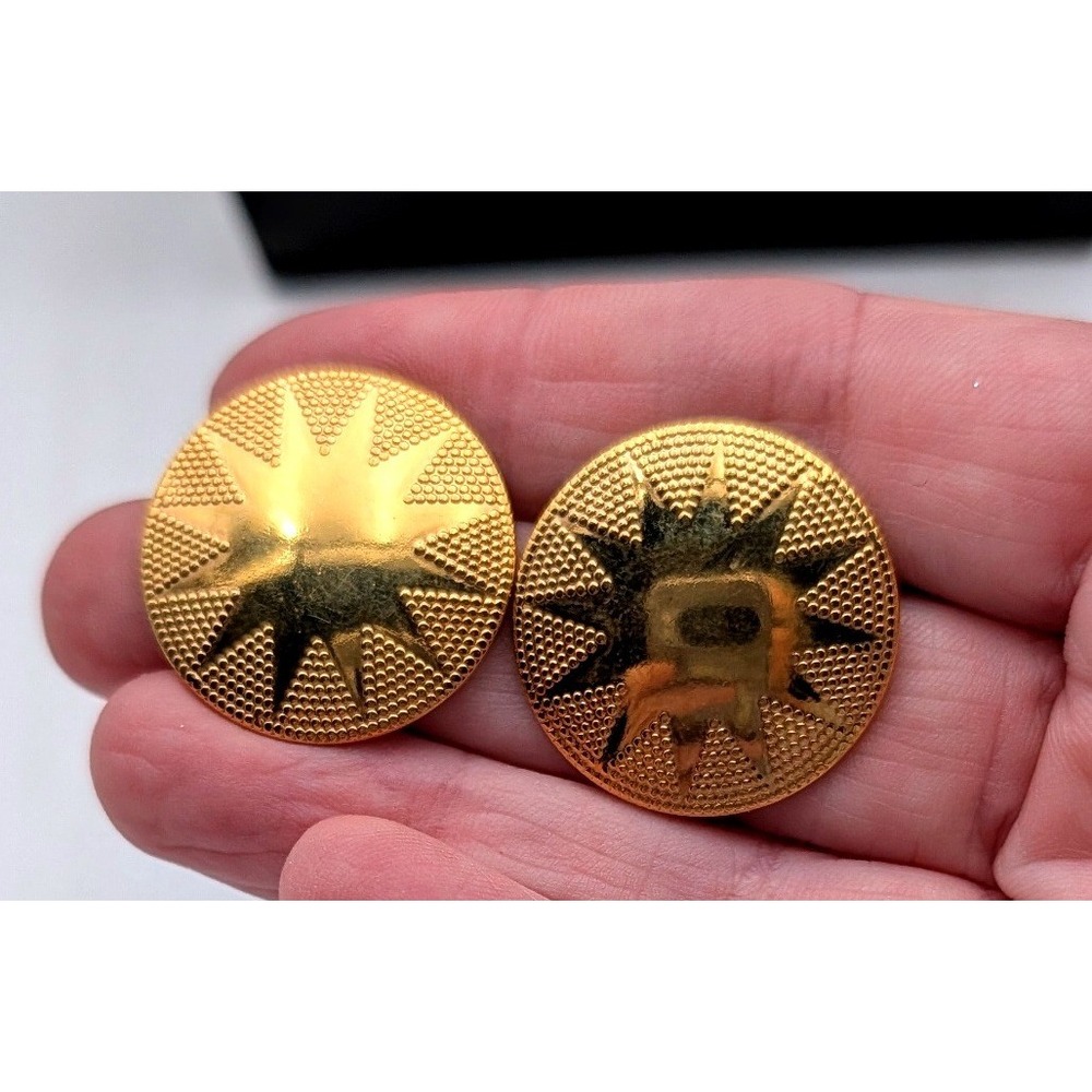 Vintage Gold Tone Celestial Sunburst Clip On Earrings Round Textured Starburst
